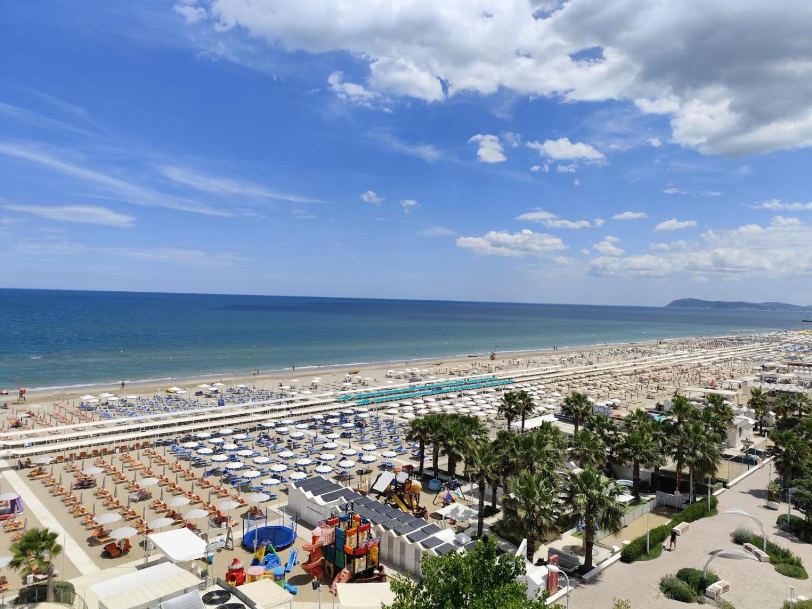 Hotel Sporting Riccione Exteriör bild